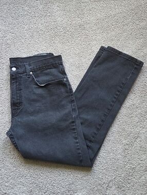 Levi's Men's 502 Black Straight Taper Fit Jeans, Size 34x32 Urban Casual Grunge